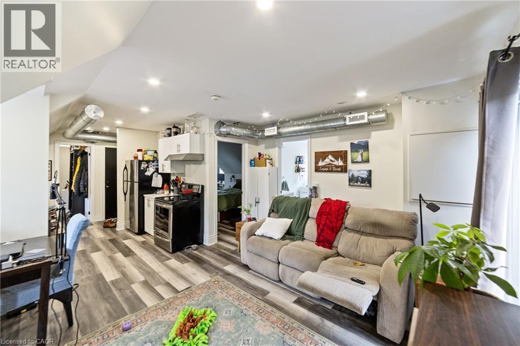 220 Caroline Street S, Hamilton, ON - Indoor Photo Showing Other Room