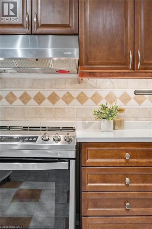 317 Winterburg Court, Waterloo, ON - Indoor Photo Showing Kitchen