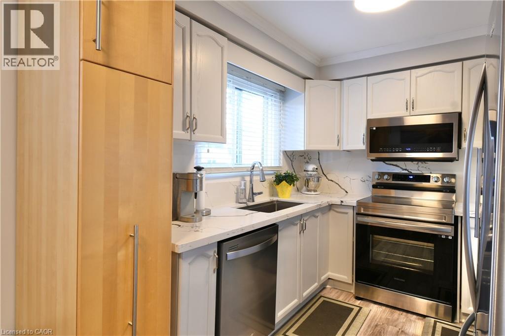 11 Harrisford Street Unit# 98, Hamilton, ON - Indoor Photo Showing Kitchen With Stainless Steel Kitchen