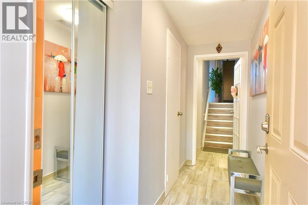 11 Harrisford Street Unit# 98, Hamilton, ON - Indoor Photo Showing Other Room