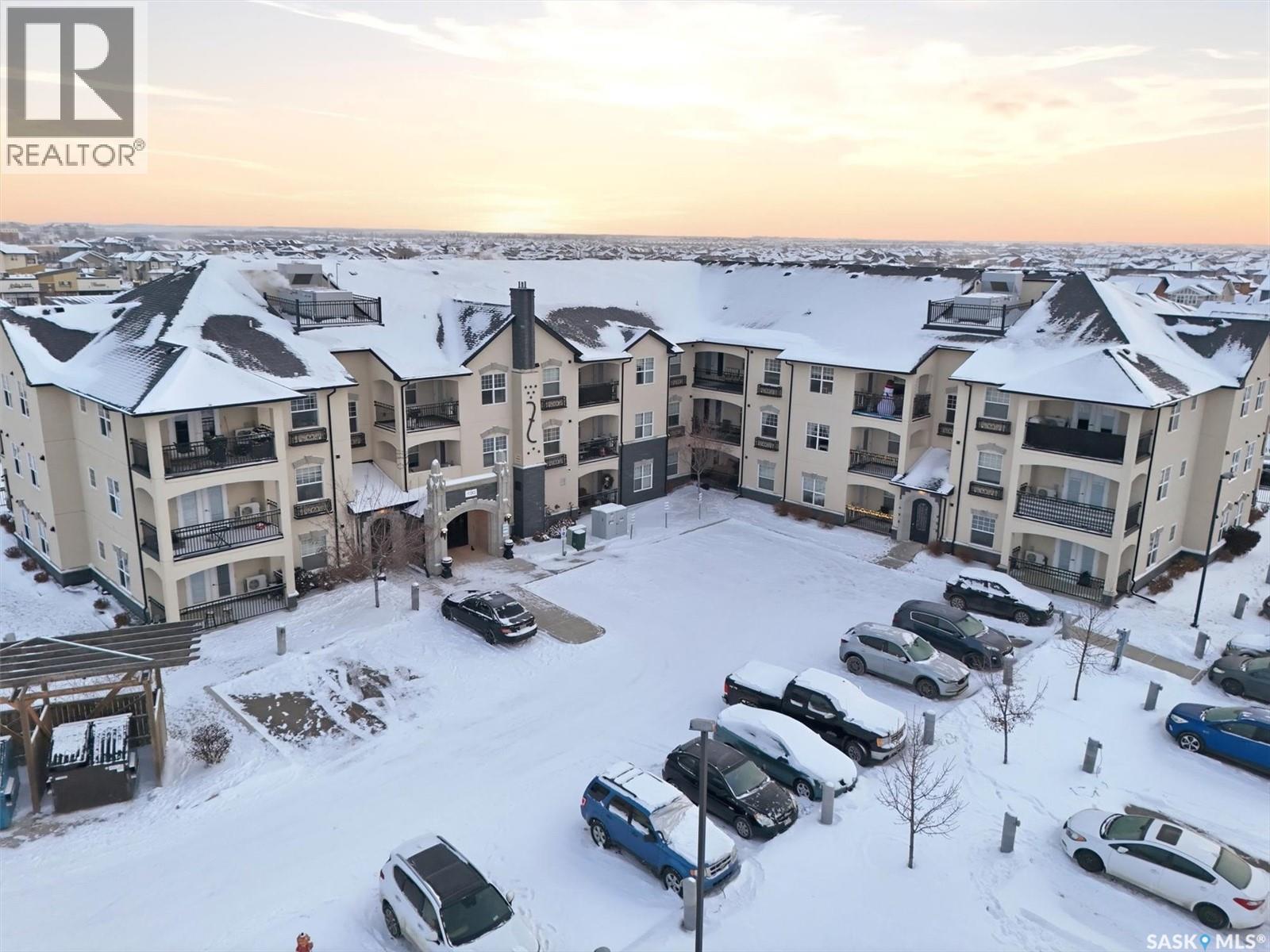 112 130 Phelps Way, Saskatoon, SK - Outdoor With Facade