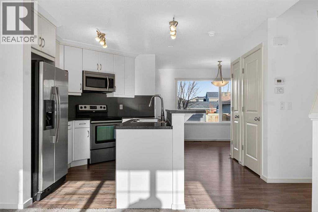 512 Evanston Drive Nw, Calgary, AB - Indoor Photo Showing Kitchen