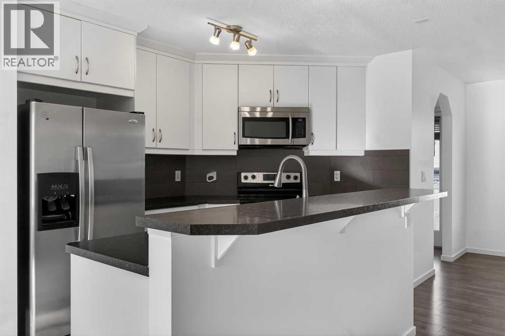 512 Evanston Drive Nw, Calgary, AB - Indoor Photo Showing Kitchen With Upgraded Kitchen