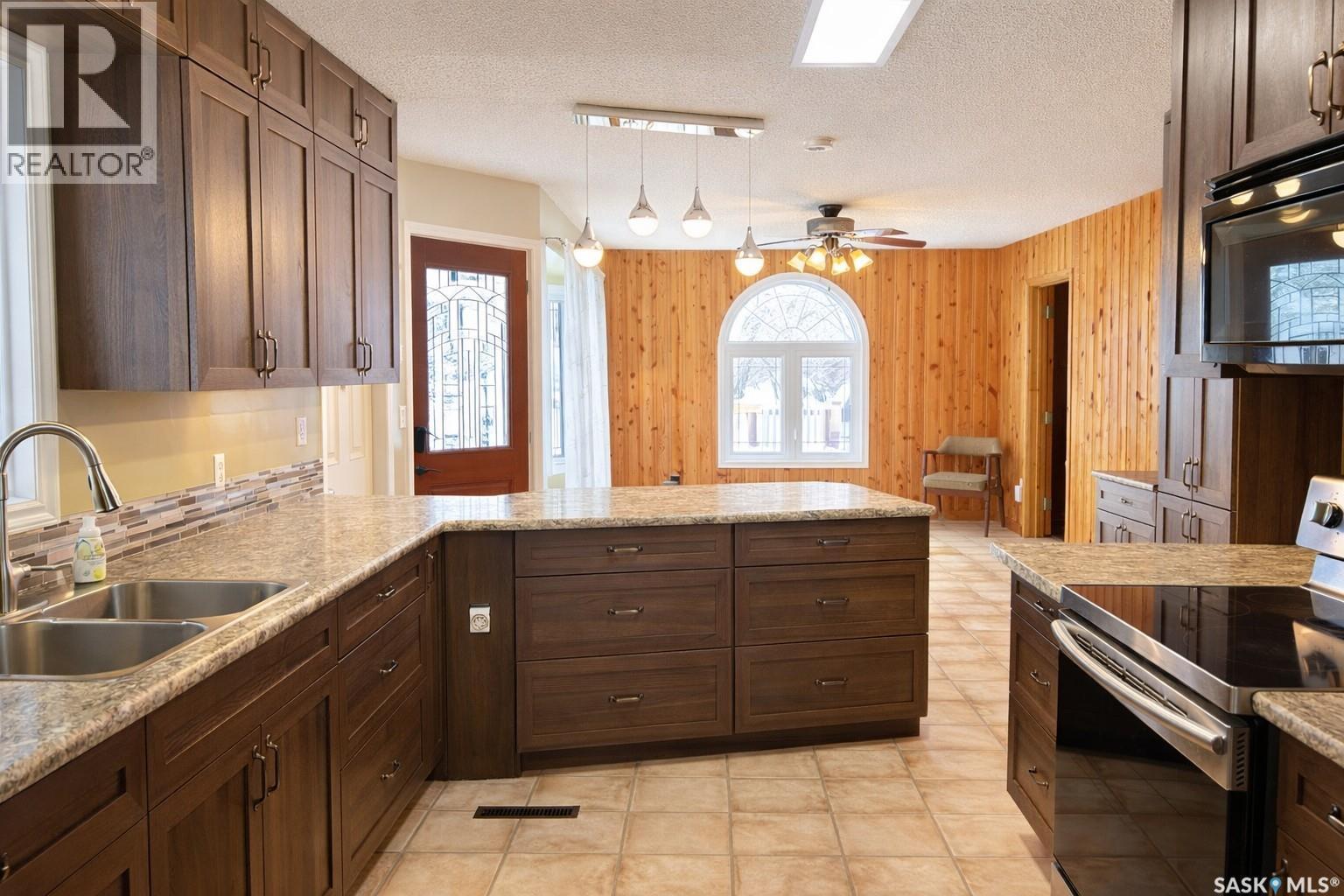 Brightholme Acreage, Leask Rm No. 464, SK - Indoor Photo Showing Kitchen With Double Sink