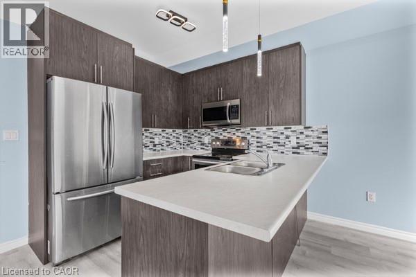 37 Delena Avenue S, Hamilton, ON - Indoor Photo Showing Kitchen With Double Sink With Upgraded Kitchen