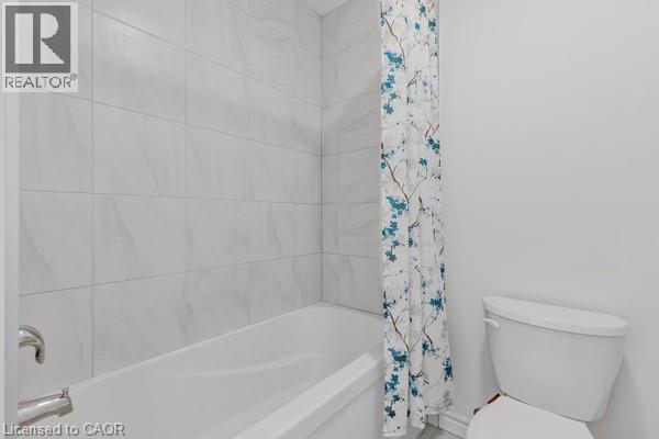 37 Delena Avenue S, Hamilton, ON - Indoor Photo Showing Bathroom