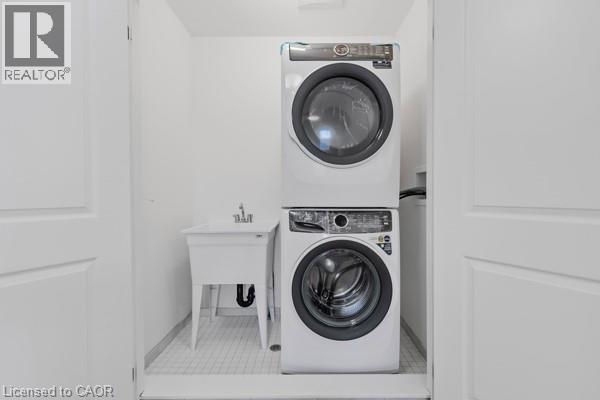 37 Delena Avenue S, Hamilton, ON - Indoor Photo Showing Laundry Room
