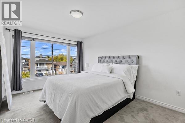 37 Delena Avenue S, Hamilton, ON - Indoor Photo Showing Bedroom