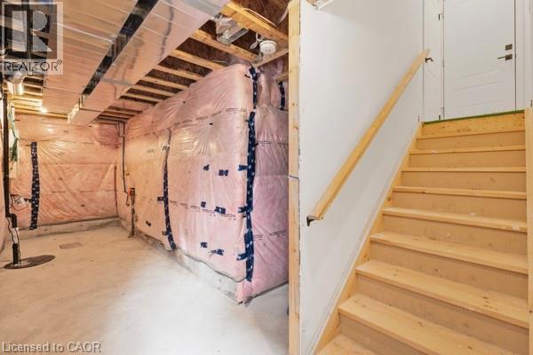 37 Delena Avenue S, Hamilton, ON - Indoor