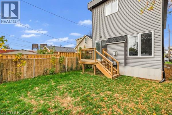 37 Delena Avenue S, Hamilton, ON - Outdoor