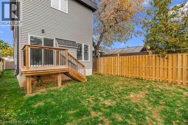 37 Delena Avenue S, Hamilton, ON - Outdoor