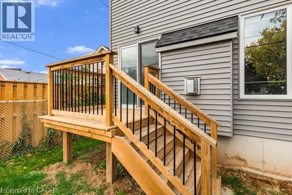 37 Delena Avenue S, Hamilton, ON - Outdoor