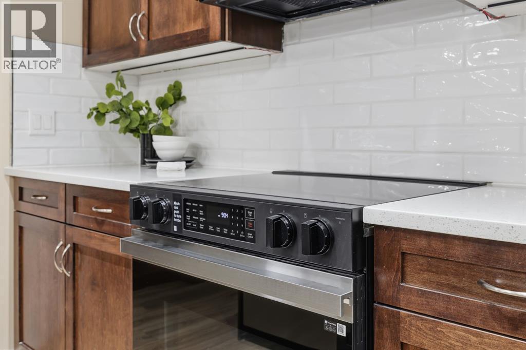Brand new appliances - 117 Panatella Park Nw, Calgary, AB - Indoor Photo Showing Kitchen