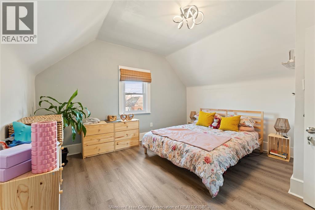 977 Gladstone, Windsor, ON - Indoor Photo Showing Bedroom