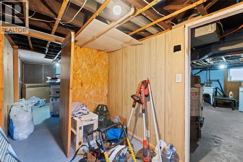 977 Gladstone, Windsor, ON - Indoor Photo Showing Basement