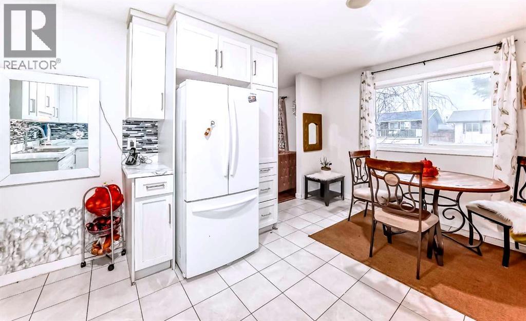 Dining Room - 707 Malvern Drive Ne, Calgary, AB - Indoor