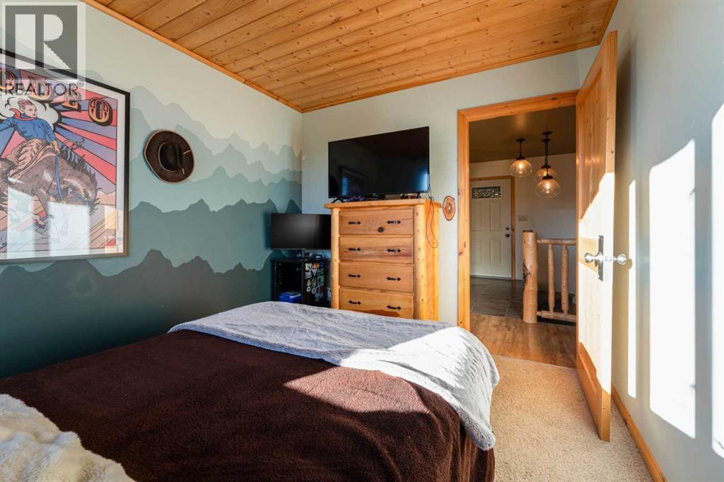 21054 A Range Road 264, Cardston, AB - Indoor Photo Showing Bedroom
