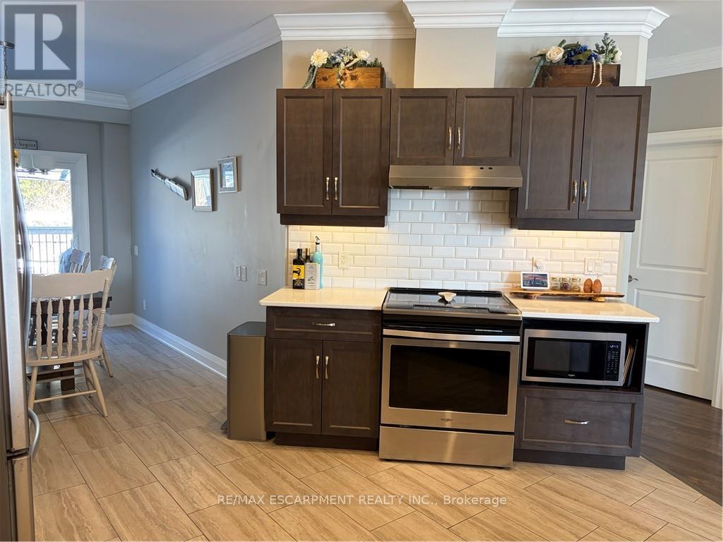 36 Bishop Sherlock Lane, Hamilton, ON - Indoor Photo Showing Kitchen With Stainless Steel Kitchen