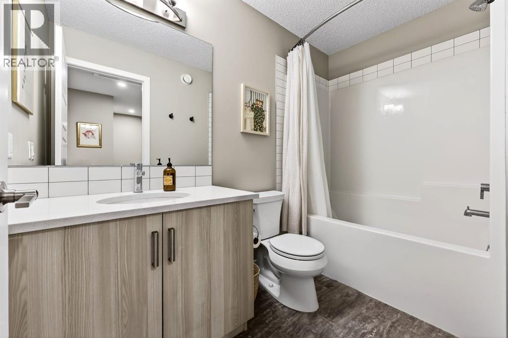 295 Masters Row Se, Calgary, AB - Indoor Photo Showing Bathroom