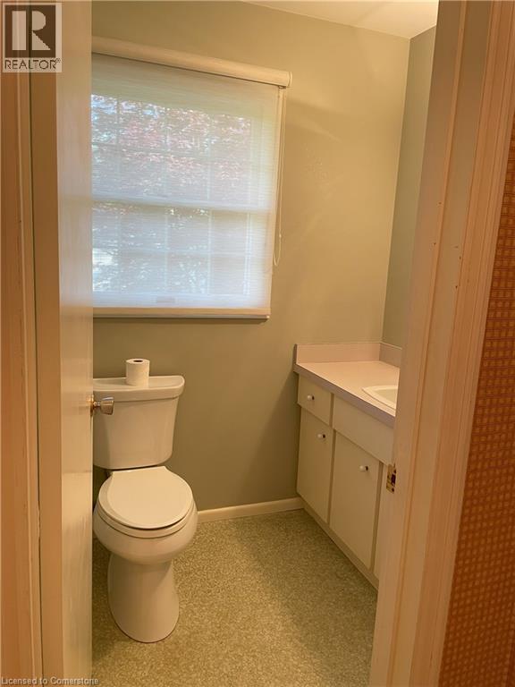 30 Lanscott Place, Hamilton, ON - Indoor Photo Showing Bathroom