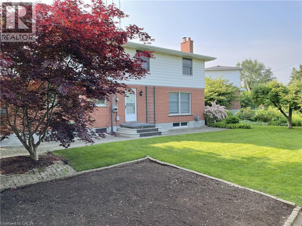 30 Lanscott Place, Hamilton, ON - Outdoor
