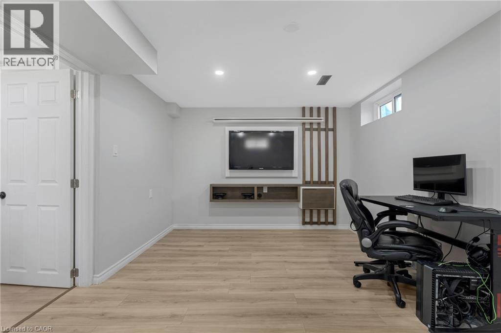 879 Upper Sherman Avenue, Hamilton, ON - Indoor Photo Showing Office