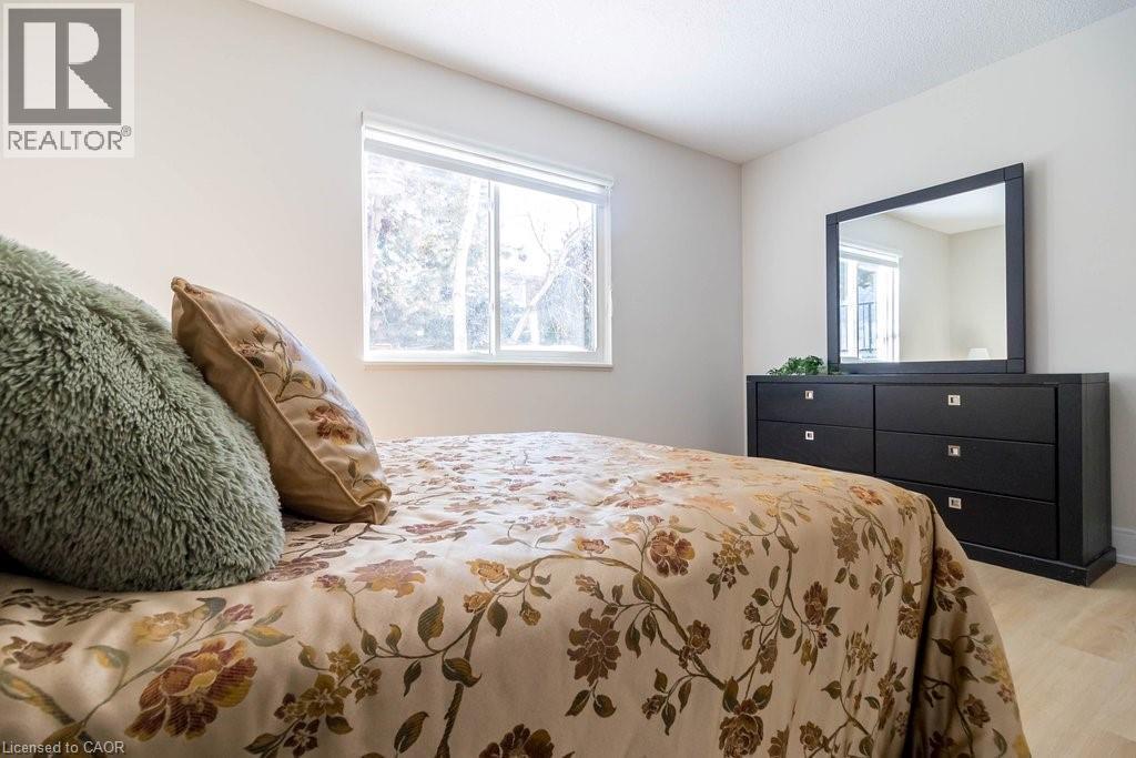 1450 Glen Abbey Gate Unit# 913, Oakville, ON