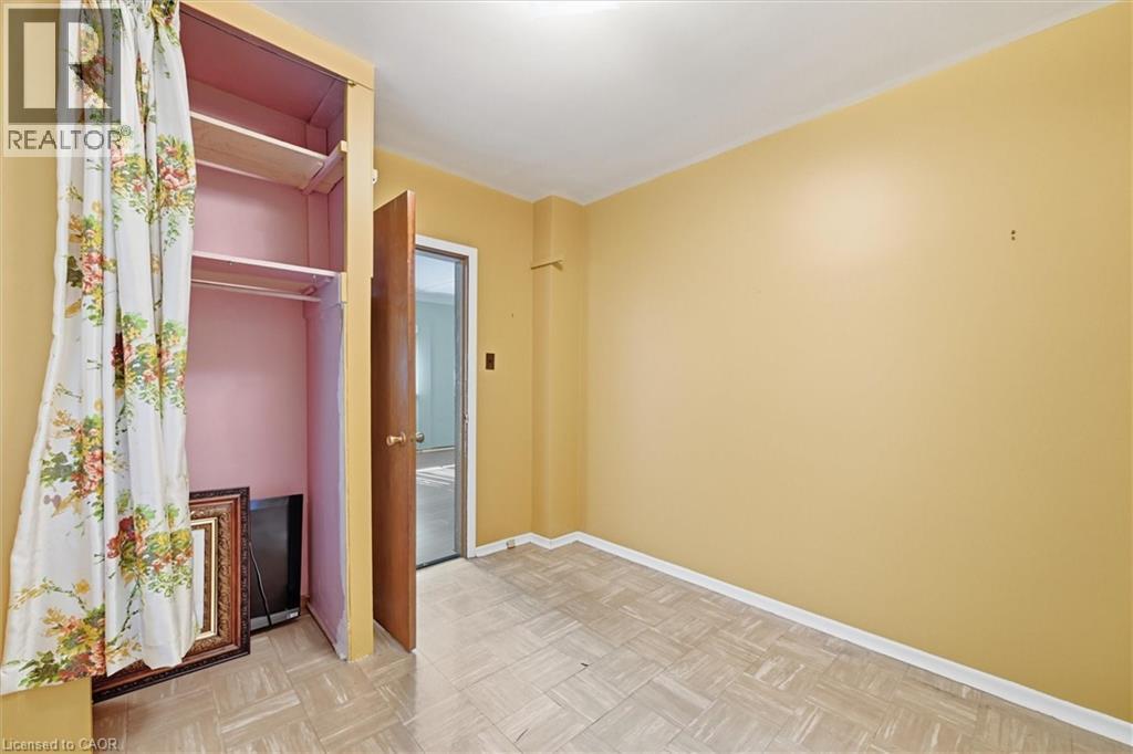 4741 First Avenue, Niagara Falls, ON - Indoor Photo Showing Other Room