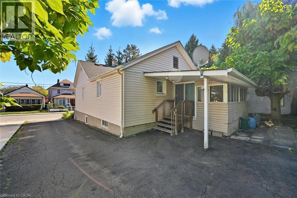 4741 First Avenue, Niagara Falls, ON - Outdoor