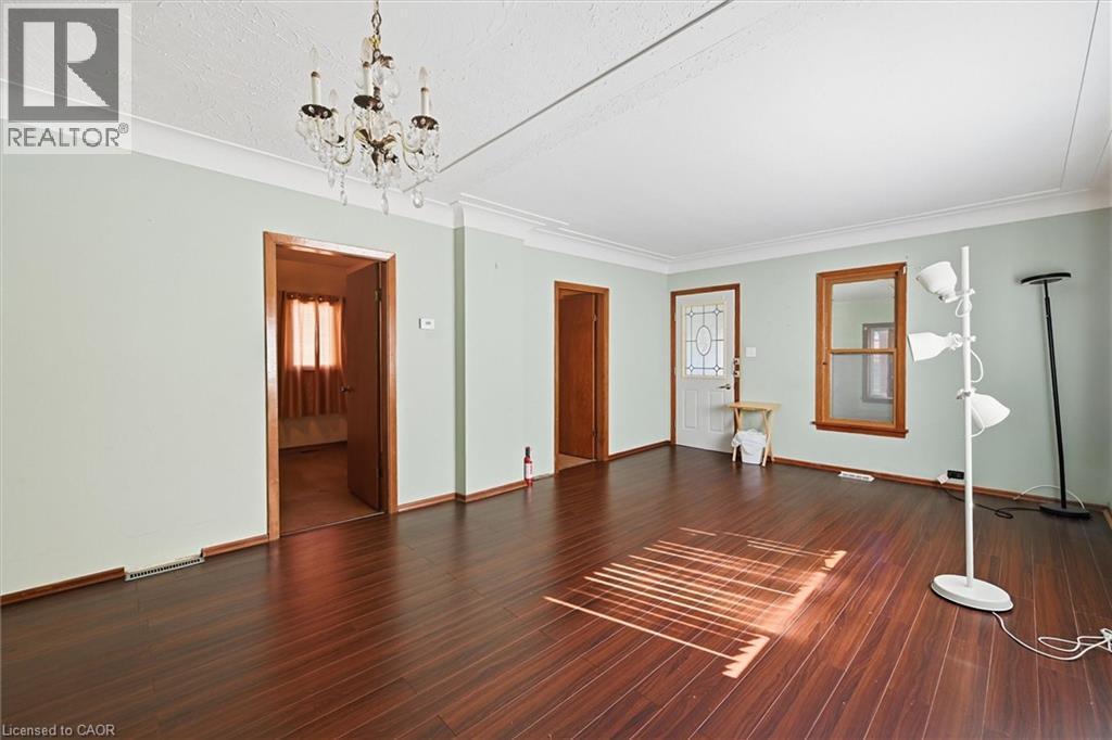 4741 First Avenue, Niagara Falls, ON - Indoor Photo Showing Other Room