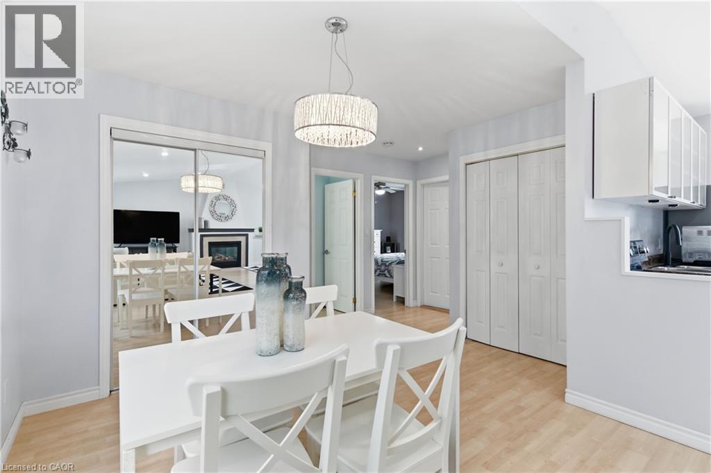 5372 Spruce Avenue, Burlington, ON - Indoor Photo Showing Dining Room