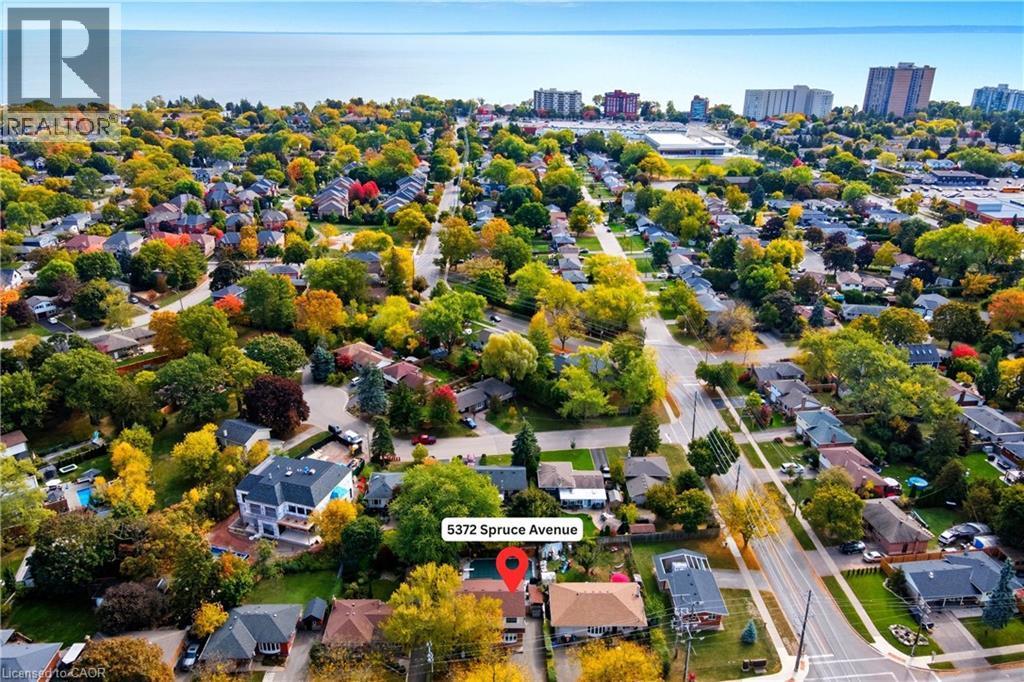 5372 Spruce Avenue, Burlington, ON - Outdoor With View
