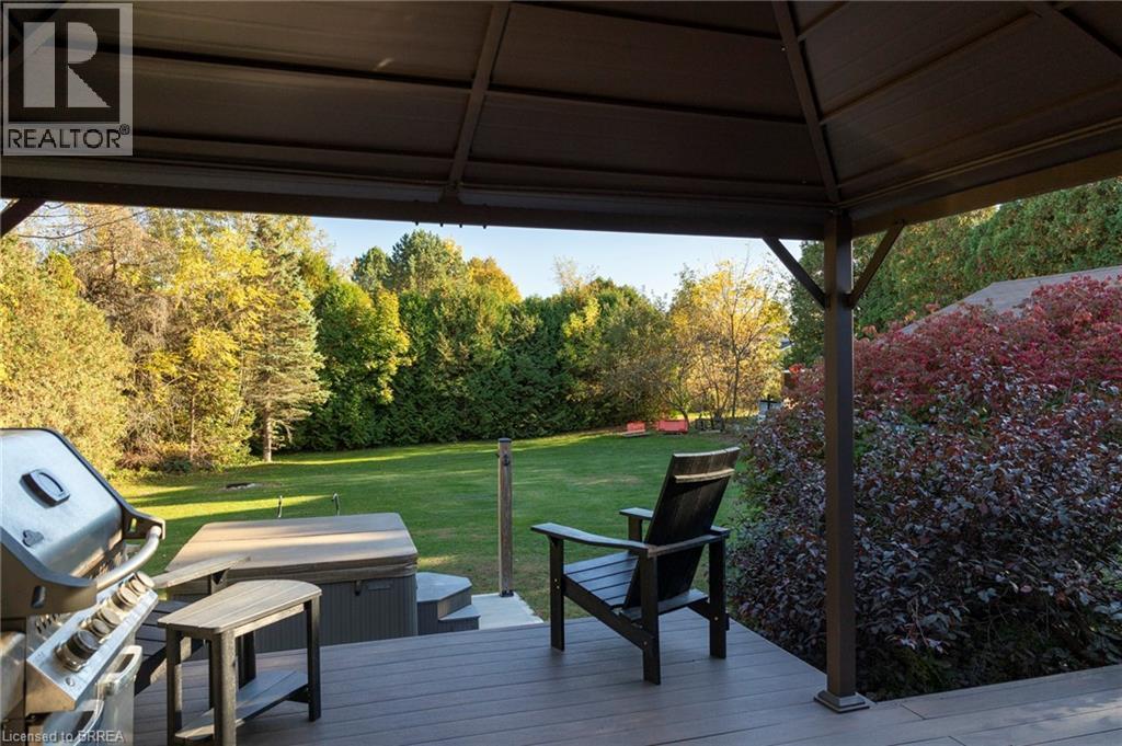 976 Mcdowell Road E, Simcoe, ON - Outdoor With Deck Patio Veranda