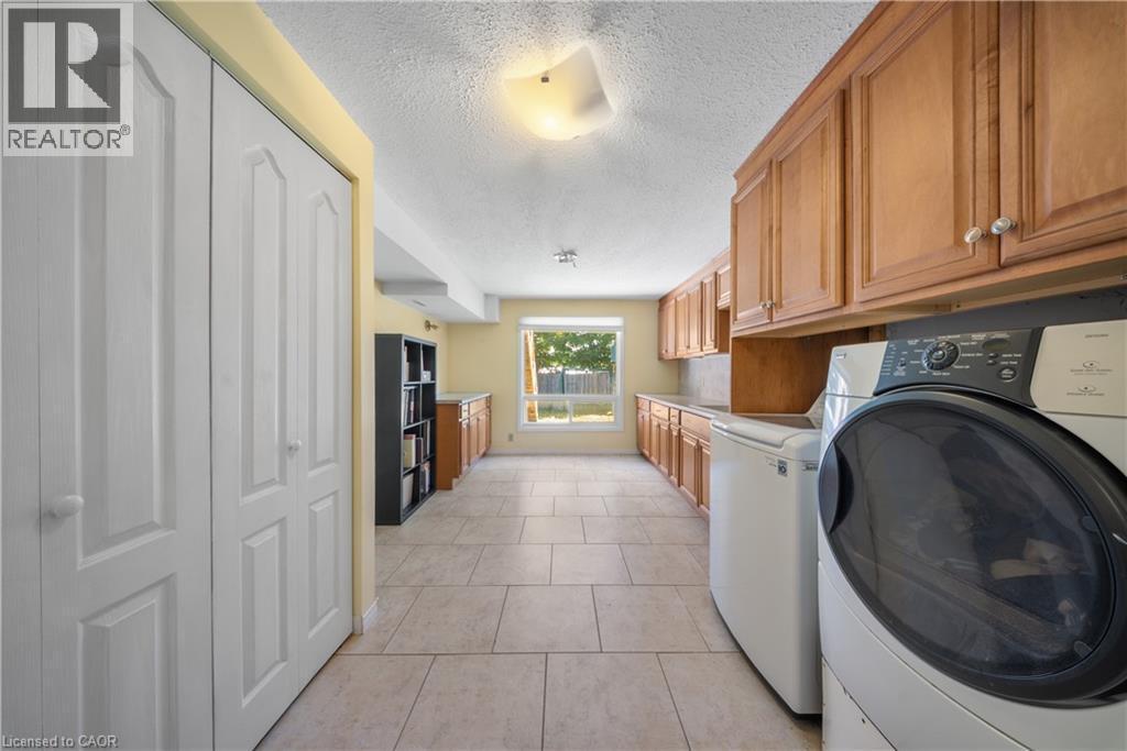 54 Pathfinder Crescent, Kitchener, ON - Indoor Photo Showing Laundry Room