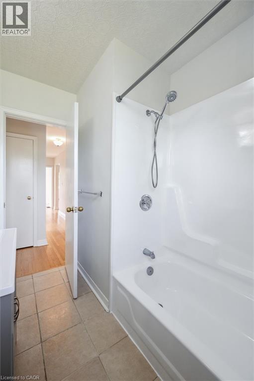 2237 Joyce Street, Burlington, ON - Indoor Photo Showing Bathroom