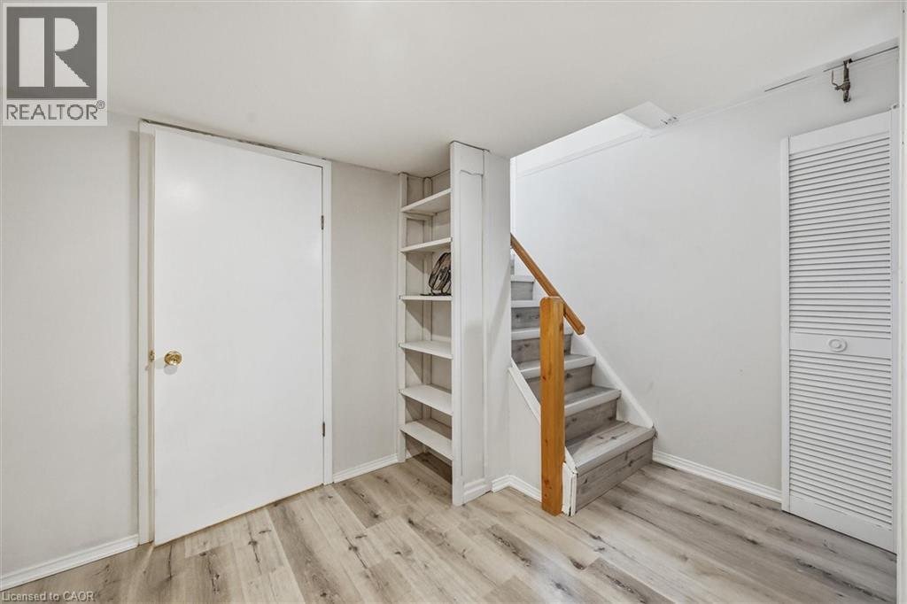 2237 Joyce Street, Burlington, ON - Indoor Photo Showing Other Room