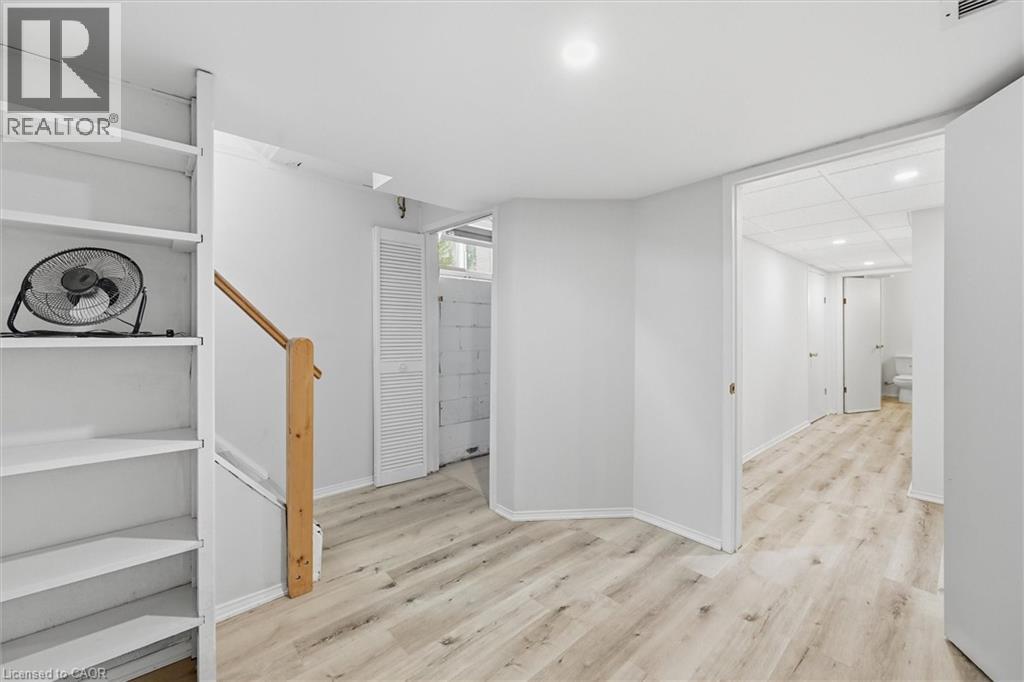 2237 Joyce Street, Burlington, ON - Indoor Photo Showing Other Room