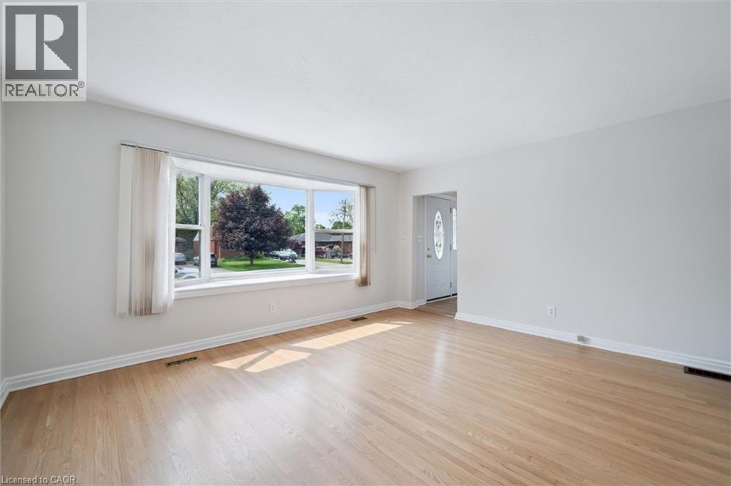 2237 Joyce Street, Burlington, ON - Indoor