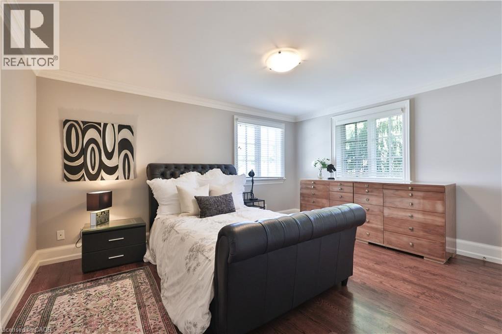 342 Pomona Avenue, Burlington, ON - Indoor Photo Showing Bedroom