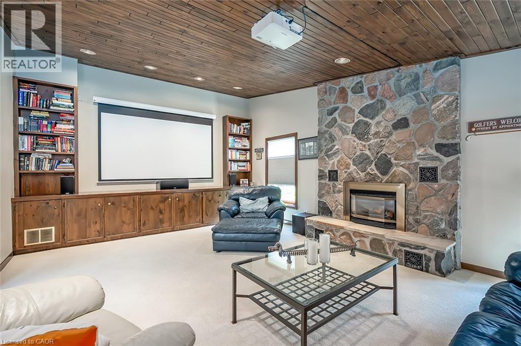 275 Alexander Court, Burlington, ON - Indoor Photo Showing Living Room With Fireplace