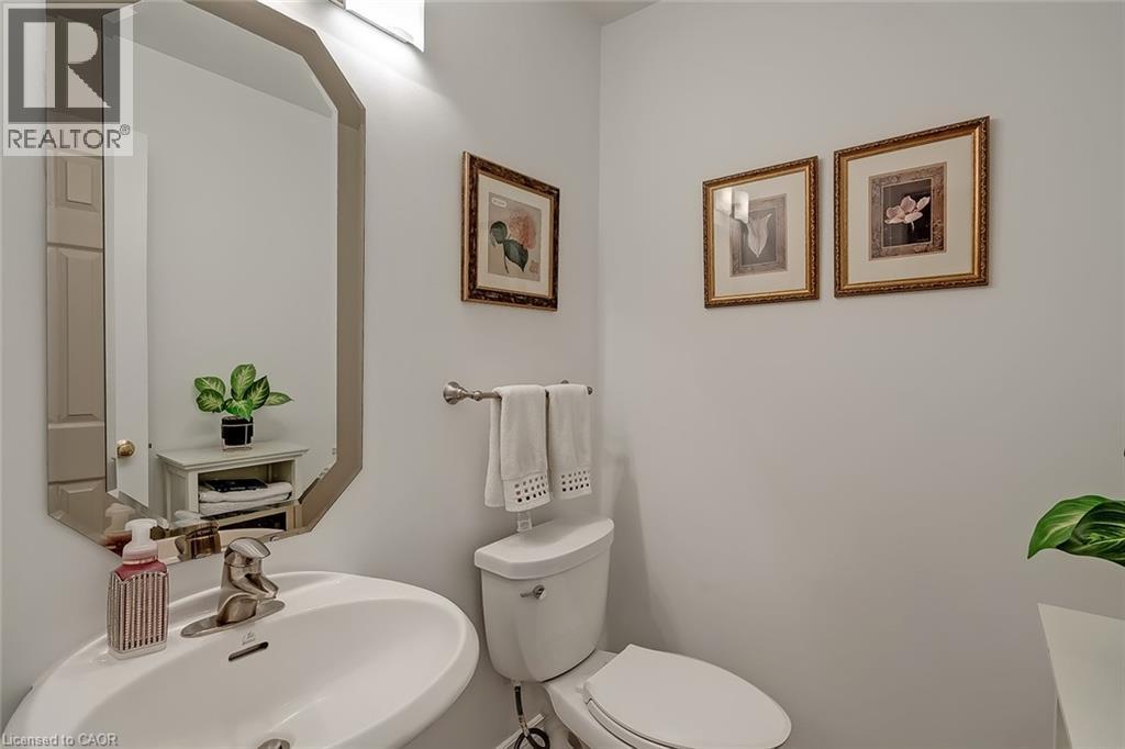 275 Alexander Court, Burlington, ON - Indoor Photo Showing Bathroom