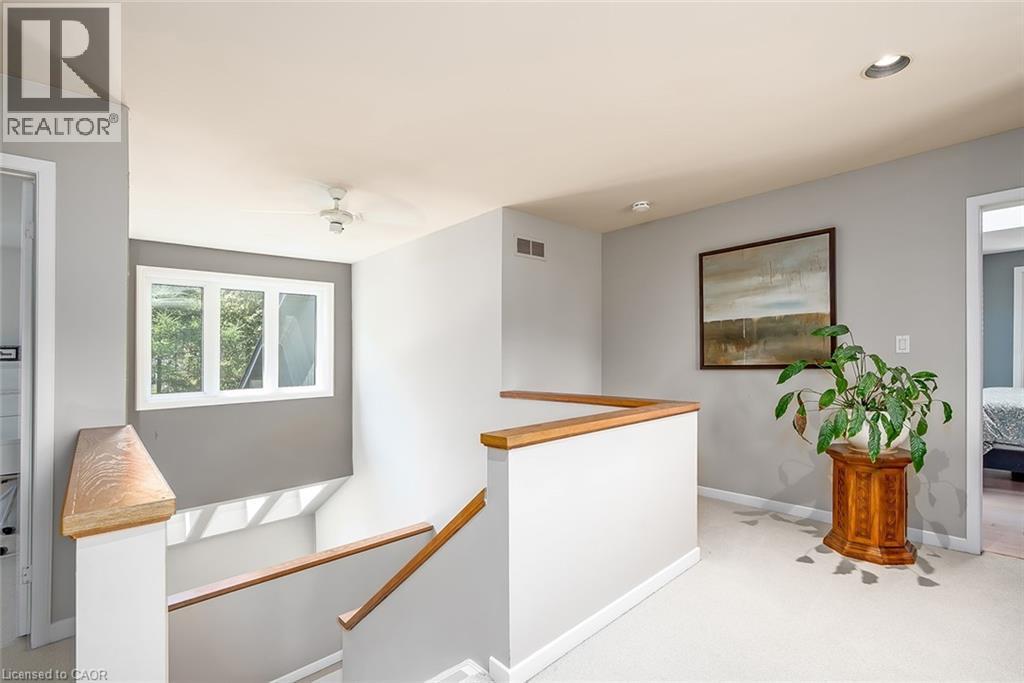 275 Alexander Court, Burlington, ON - Indoor Photo Showing Other Room