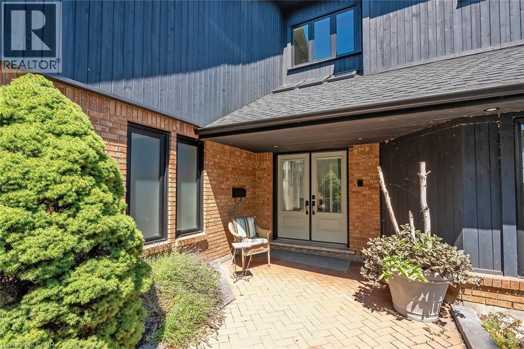 275 Alexander Court, Burlington, ON - Outdoor With Deck Patio Veranda With Exterior