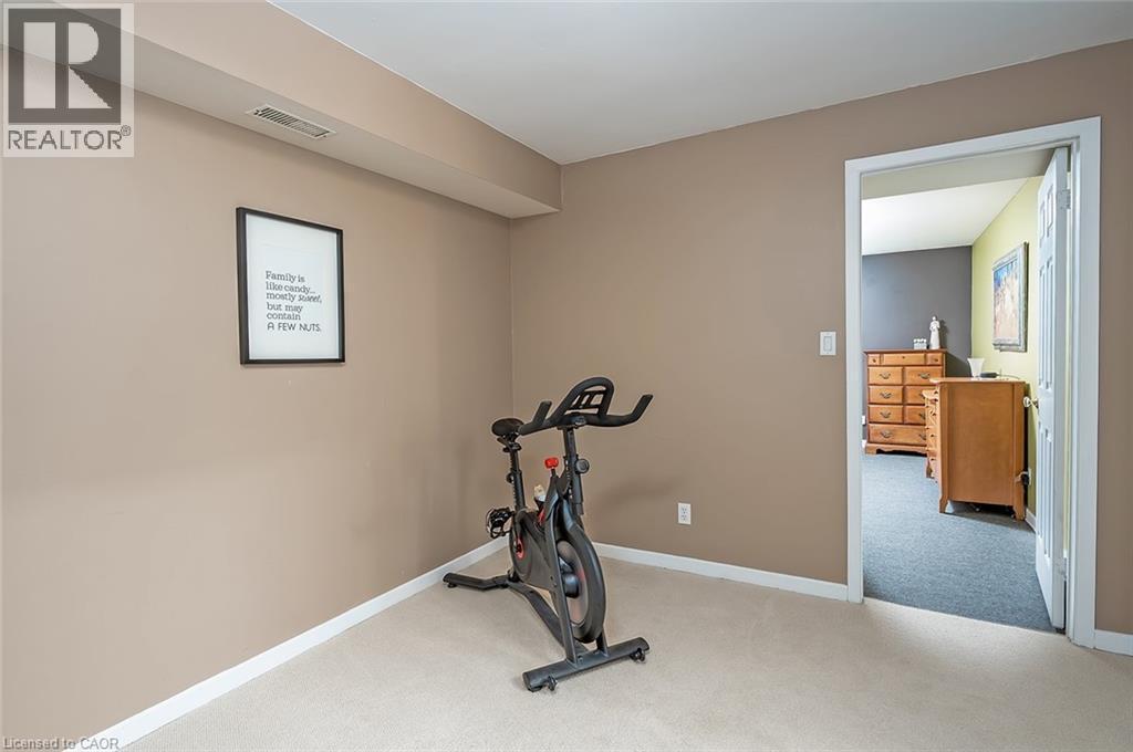 275 Alexander Court, Burlington, ON - Indoor Photo Showing Gym Room
