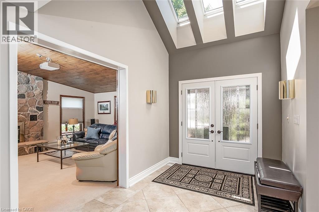 275 Alexander Court, Burlington, ON - Indoor Photo Showing Other Room