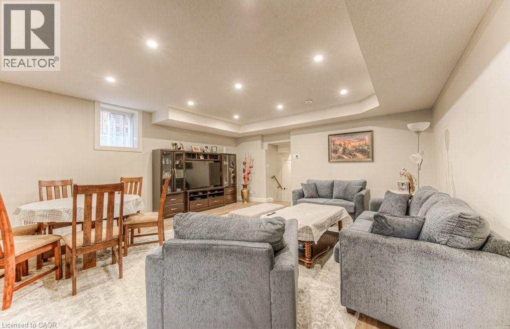 81 Fifth Avenue, Kitchener, ON - Indoor