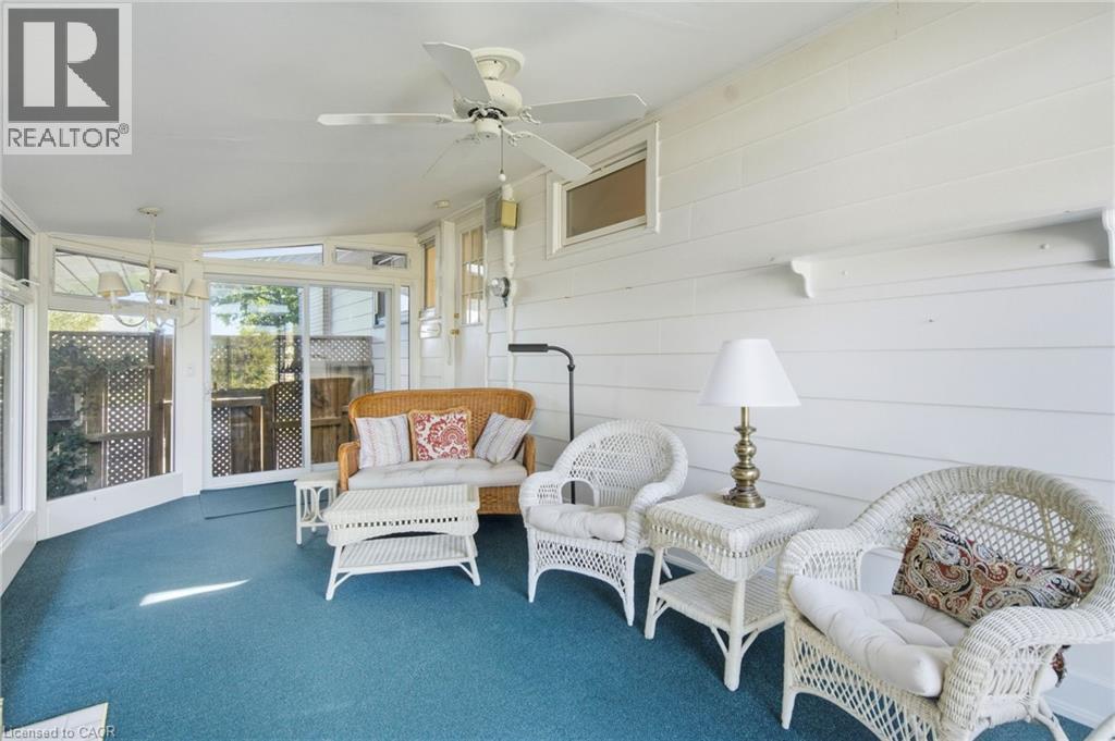 106 Fielding Crescent, Hamilton, ON - Indoor Photo Showing Living Room