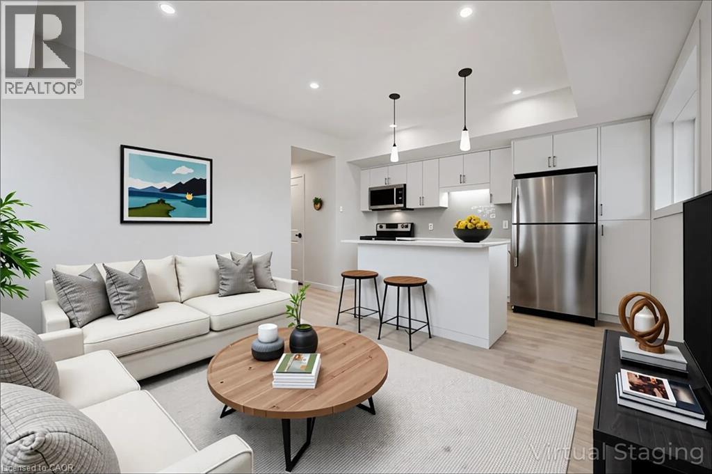 15 Stauffer Woods Trail Unit# B6, Kitchener, ON - Indoor Photo Showing Living Room