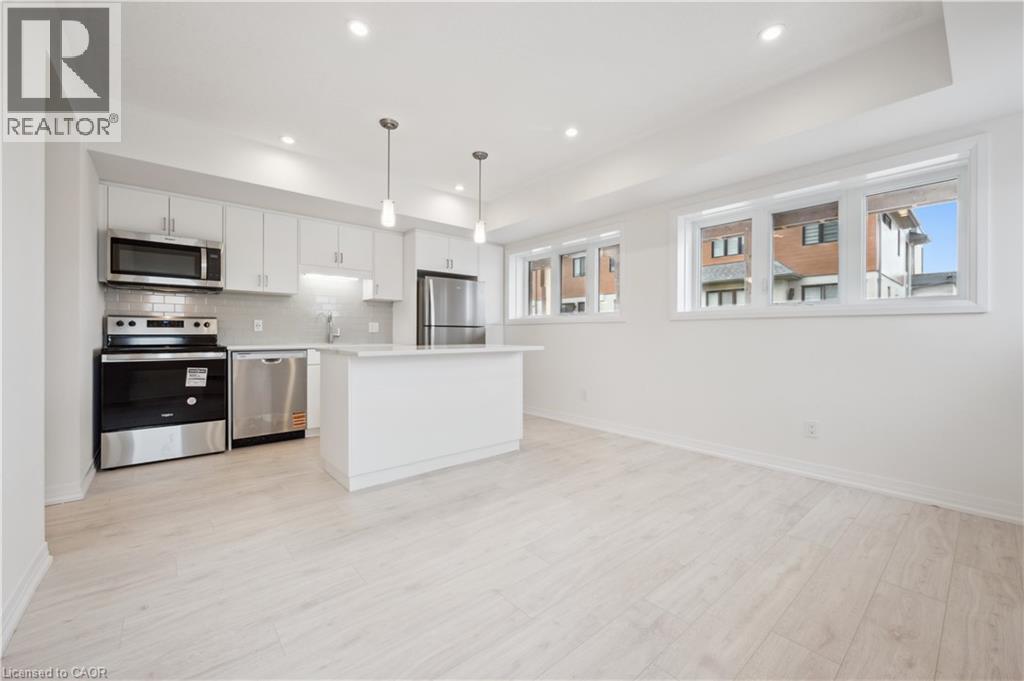 15 Stauffer Woods Trail Unit# B6, Kitchener, ON - Indoor Photo Showing Kitchen