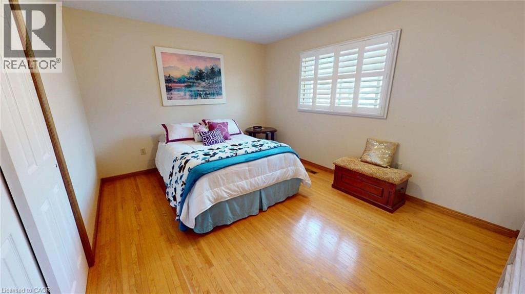 140 Donn Avenue, Hamilton, ON - Indoor Photo Showing Bedroom